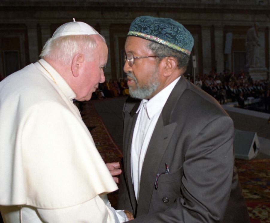 Photo - Imam W. Deen Mohammed greets Pope John Paul II at the Vatican in 1999